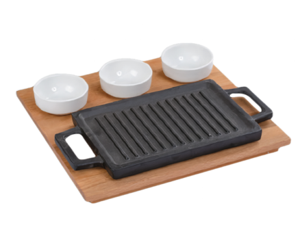 Soslu gril set ve ahşap altlık